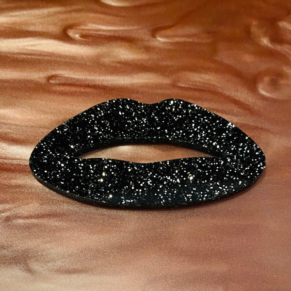 HEDWIG Glitter Lips Pin