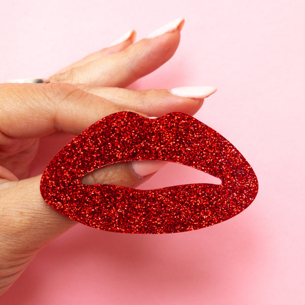 HEDWIG Glitter Lips Pin