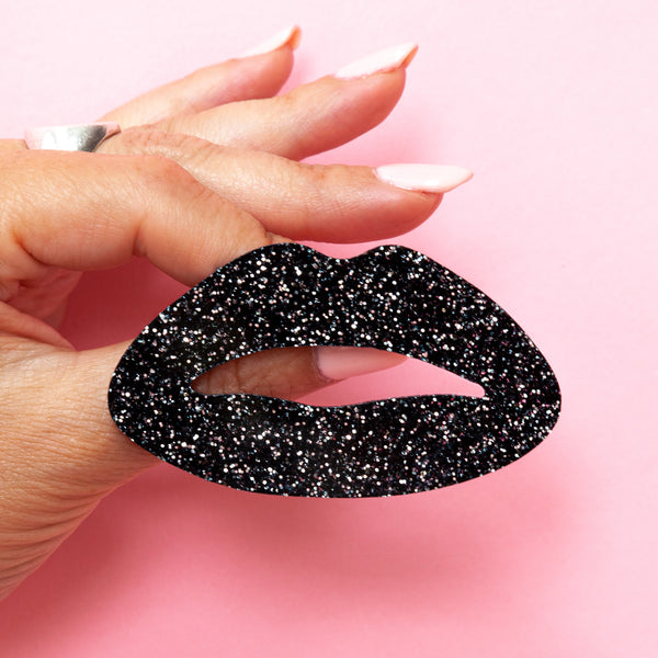 HEDWIG Glitter Lips Pin