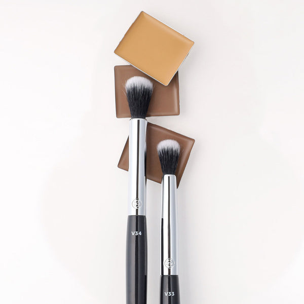 Esum Medium Domed Eye Contour Brush